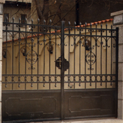 Metal gates